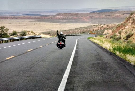 Motocicleta e estrada, uma paixão que só cresce neste início de século